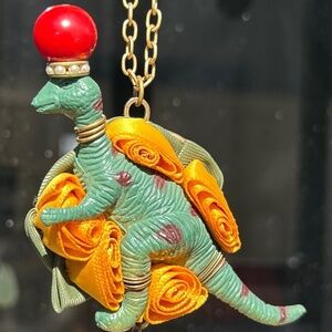 Lenora dame dinosaur necklace